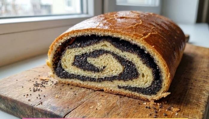 Perfect Homemade Poppy Seed Roll Recipe