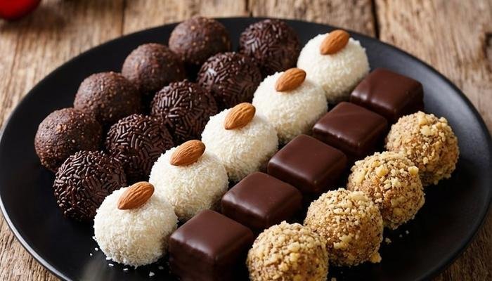 Ukusni Sitni Kolači u Četiri Različite Varijante