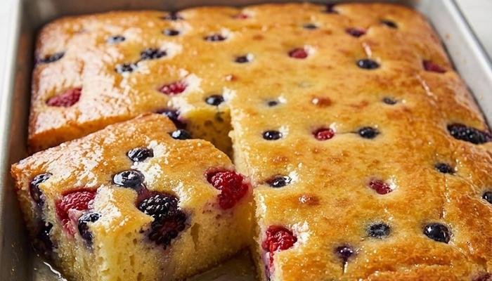 Sočan Zaliveni Kolač sa Voćem