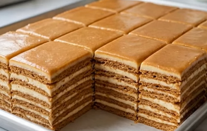 Slojevita Medena Pita – Najbolji Recept Koji Se Topi U Ustima