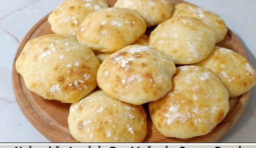 Najmekše Lepinje Bez Mešenja: Sve se Pravi Samo Jednom Kašikom!