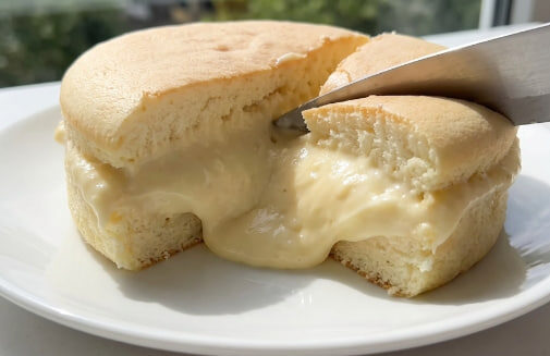 Mekani Kolač sa Punjenjem – Brzi Recept za Vazdušasti Desert