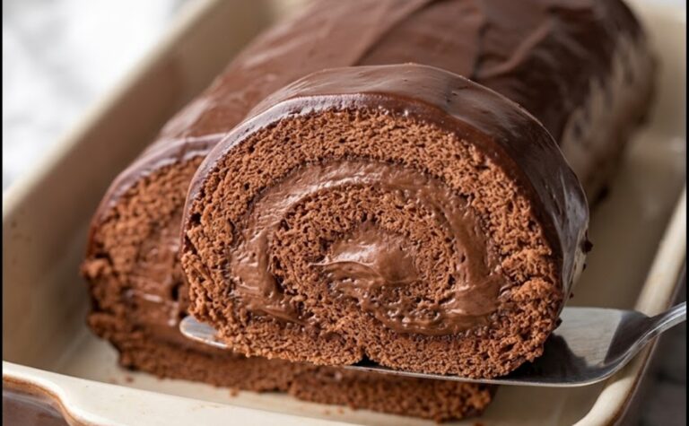 Čokoladni Rolat: Brzi Recept Za Savršeno Mekan Desert (Bez Pucanja)