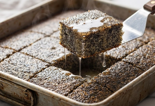 Sočni Kolač Od Maka i Griza – Detaljan Recept Na Čaše