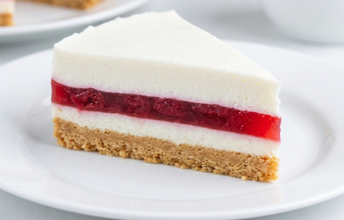 Pesak Torta sa Višnjama: Voćni klasik koji se topi u ustima