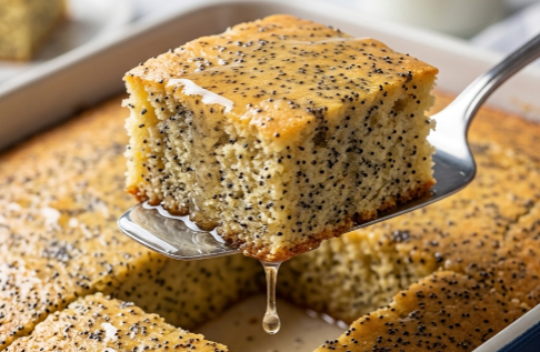 Kolač sa Makom Najbolji Recept za Sočan Zaliveni Desert