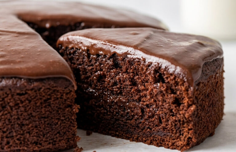 Sočni Kakao Kolač sa Čokoladnim Prelivom: Najmekši Čokoladni Desert