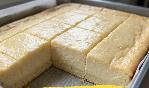 Kremasti Kolač sa Vanilom: Savršen Brzi Desert na Šolje