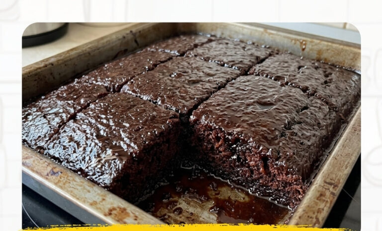 Sočni Čoko Kolač sa Sirupom: Najbrži Desert na Šolje