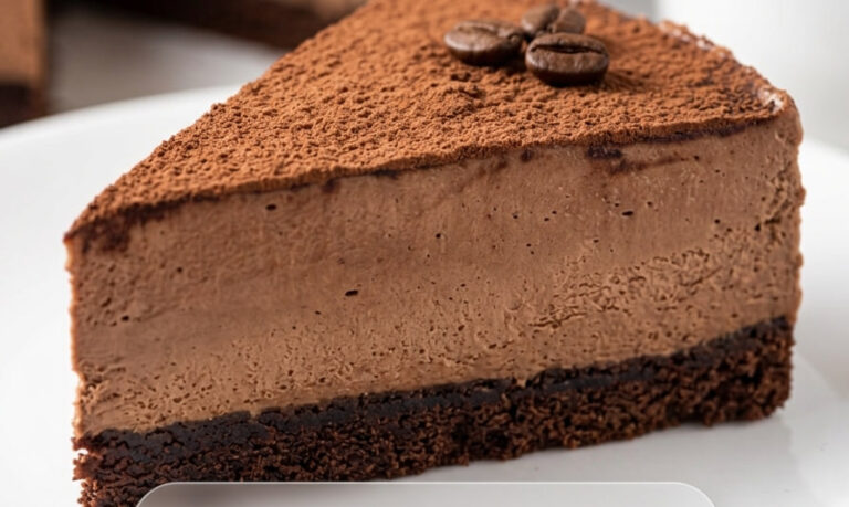 Kremasti Kolač sa Jagodama: Osvežavajući Desert koji se ne Peče