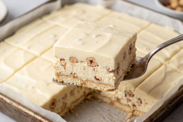 Beli Kinder Bueno Kolač: Nepečena kremasta fantazija sa lešnicima