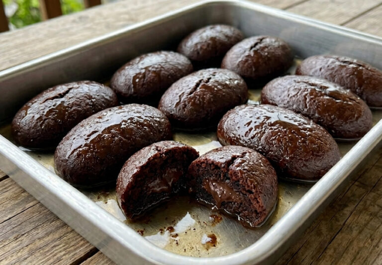 Čokoladne Urmašice – Najsočniji Zaliveni Desert Sa Čokoladnim Punjenjem