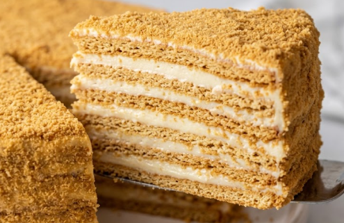 Medena Torta: Originalni Starinski Recept Za Savršen Desert