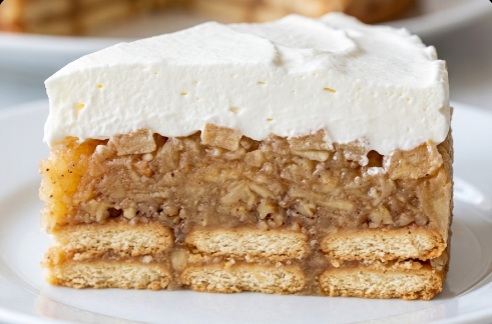 Brza Torta sa Jabukama na Šolje: Sočni starinski desert bez pečenja