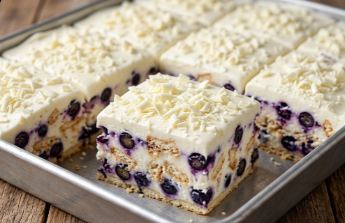 Bela Torta sa Borovnicama i Plazmom: Osvežavajući desert bez pečenja