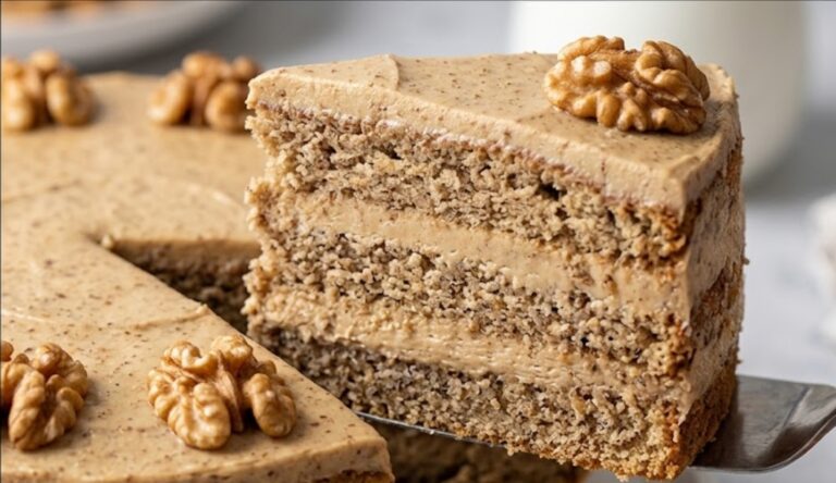 Orahova Torta: Recept Za Najkremastiji Desert Sa Orasima